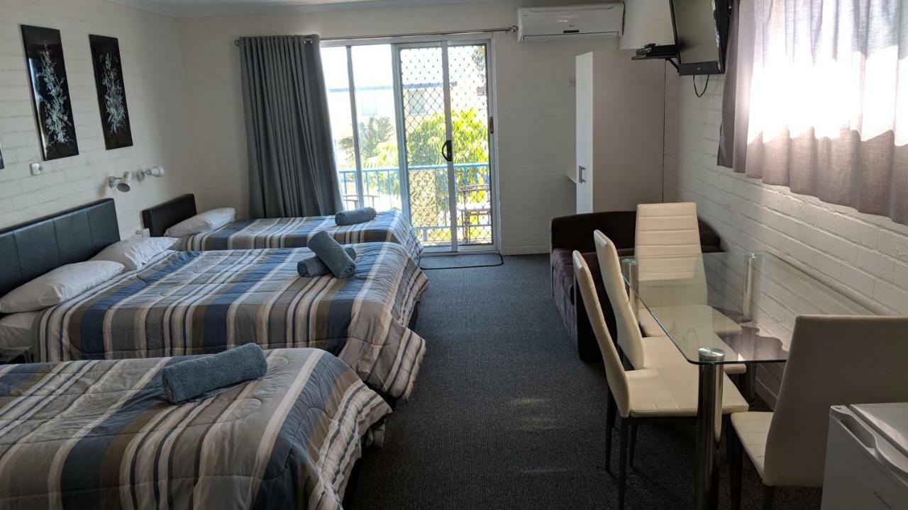 Harrington Village Motel Manning Point Экстерьер фото