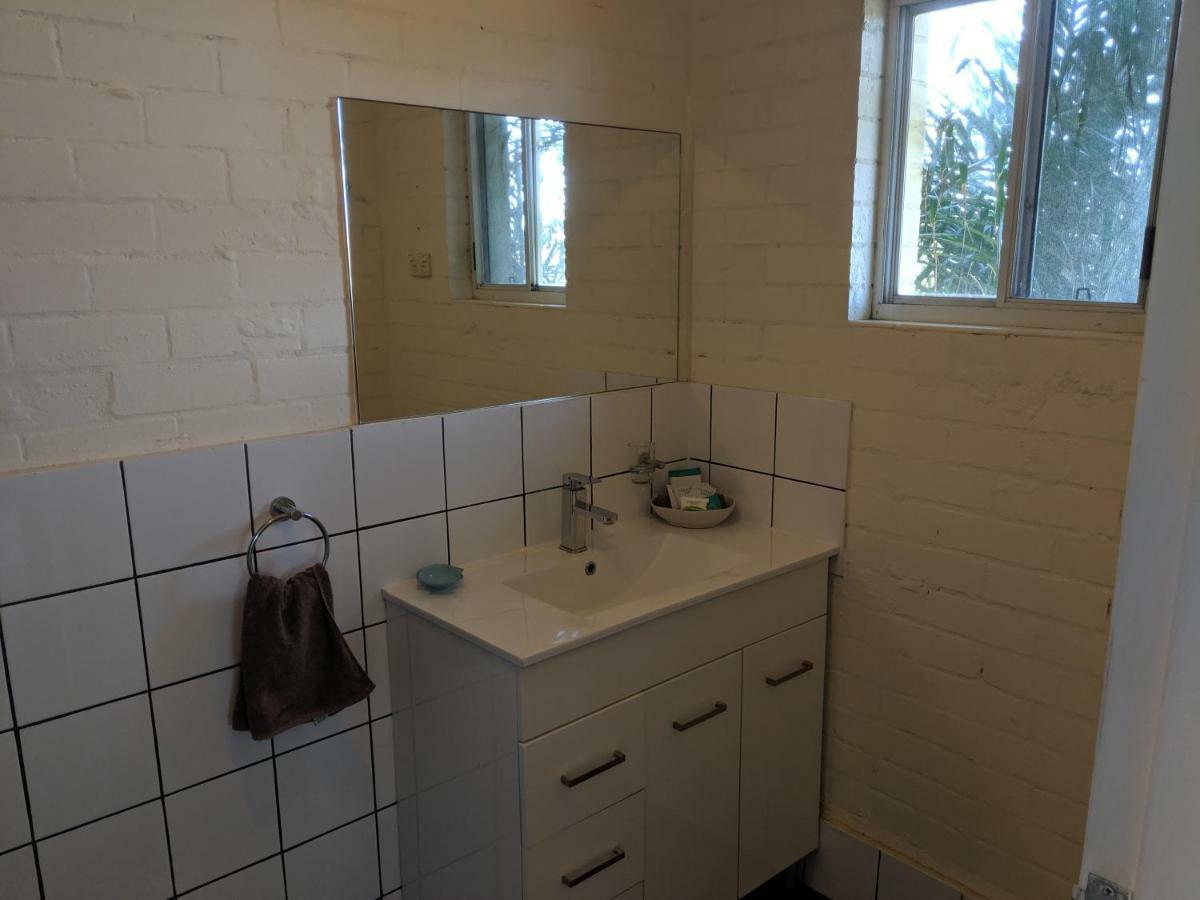 Harrington Village Motel Manning Point Экстерьер фото